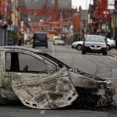 Liverpool & Everton: Hentikan Kerusuhan!