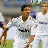 Lompatan Besar Raphael Varane