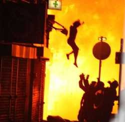 Identitas Bayangan Wanita Loncat dari Flat yang Terbakar Terungkap