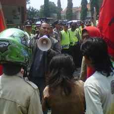 Buruh Demo Tuntut Bupati Mojokerto Awasi Hak Normatif