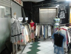 Pedagang Baju Bekas Berharap Ramai Pada H-5 Lebaran