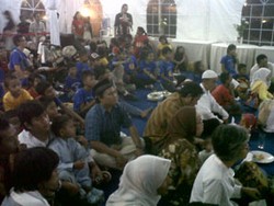 Native Deen Hibur Anak Yatim & Jalanan di Kediaman Dubes AS