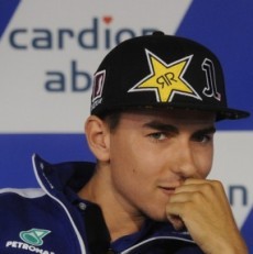 Lorenzo Tak Mau Stoner Menjauh