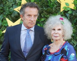 Demi Nikahi Pria Lebih Muda, Wanita Ini Buang Rp 43 T