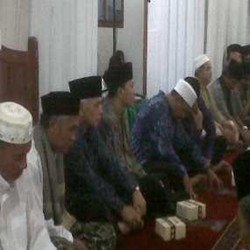 Hatta Rajasa Buka Puasa Bersama Santri Ponpes Cipasung