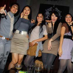 Personel 7 Icons Doyan Mandi Bareng