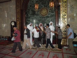 Imam Salat di Masjid Sunda Kelapa dari Madinah, Jamaah Antusias