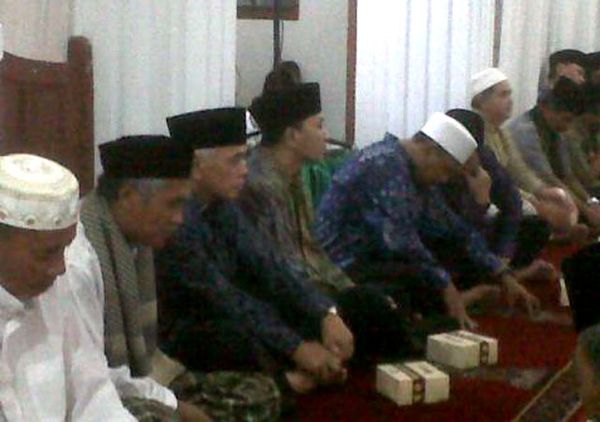Hatta Rajasa Buka Bersama di Ponpes Cipasung