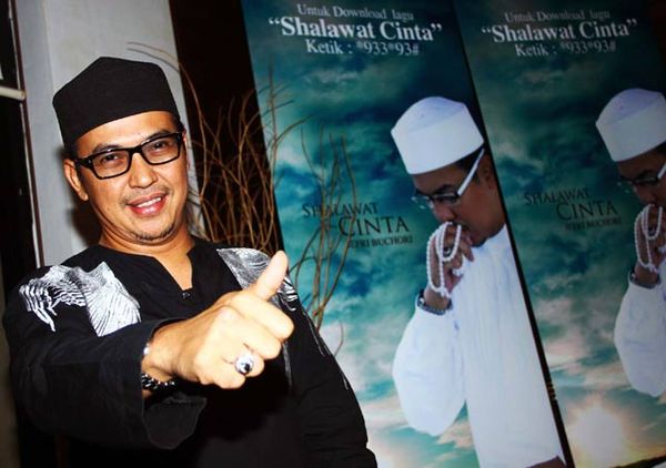 Uje Berdakwah Lewat Lagu