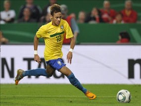 Neymar: Saya Bisa Lebih Baik dari Messi