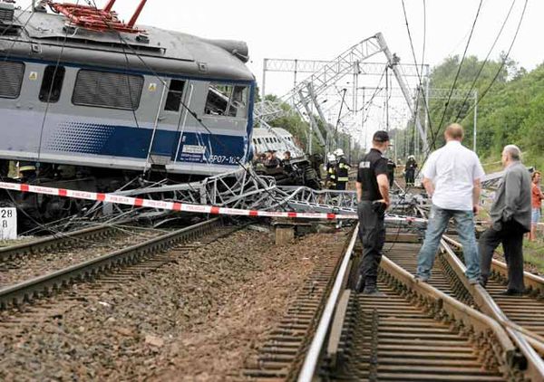 KA Tergelincir di Polandia, 4 Orang Tewas