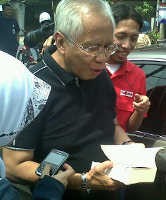 OC Kaligis Pertanyakan Barang Bukti Nazar yang Dirilis KPK