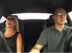 Teriakkan Ibunda Disaat Bersama Lamborghini Gallardo