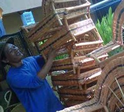 Jelang Lebaran, Penjualan Rotan Parsel Meningkat