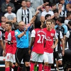 Musim Lalu Koscielny, Kali Ini Gervinho