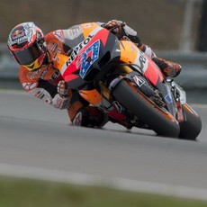 Stoner Juara, Honda Kuasai Podium