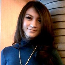 Puasa di Tanah Suci, Donita Tahan Panas dan Alergi