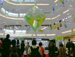 5.501 Replika Ketupat di Mal Semarang Pecahkan Rekor Muri