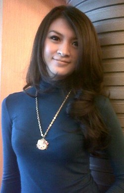 Umroh, Donita Dapat Mukjizat Air Zamzam