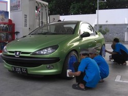 Bakti Sosial Ala Pecinta Peugeot di Bulan Ramadan