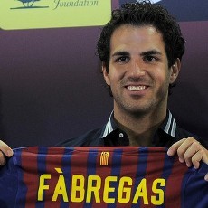 Fabregas Pakai Nomor Empat