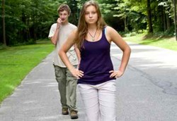 Jalan Kaki Selalu Lebih Lambat, Waspadai PPOK