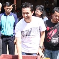 Taufik Hidayat Lanjutkan Perbaiki Empat Lapangan