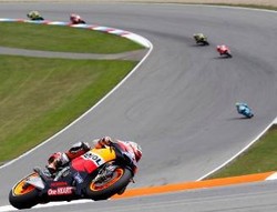 Gunakan Motor 1.000 cc, Stoner Tercepat di Sesi Uji Coba 