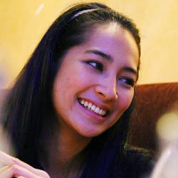 Kisah Seru Niken Anjani Syuting Di Bawah Lindungan KaBah