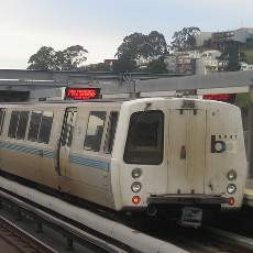  Cegah Kerusuhan, Stasiun KA Blokir Sinyal Ponsel