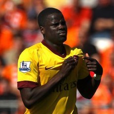 Arsenal-Galatasaray Sepakati Transfer Eboue