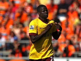 Arsenal-Galatasaray Sepakati Transfer Eboue