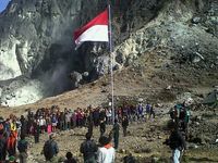 Upacara 17 Agustus di Puncak Gunung Sibayak