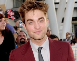 Robert Pattinson Akan Luncurkan Lini Fashion
