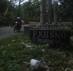 Tugu Tempat Gugurnya Pejuang 45 di Banyuwangi Dipenuhi Sampah