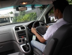 Tips Aman dan Hemat Mengendarai Mobil Saat Mudik