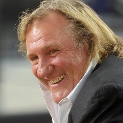 Pipis di Lantai Pesawat, Aktor Prancis Ini Diusir