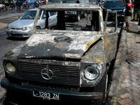 Mobil Mercy Hangus Terbakar