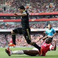 The Gunners & The Reds Mencari yang Pertama