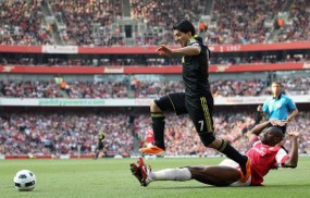 The Gunners & The Reds Mencari yang Pertama