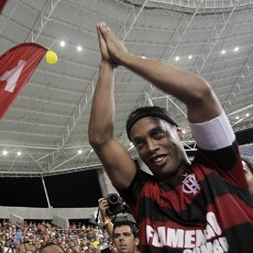 Ronaldinho Kembali Perkuat Tim Samba