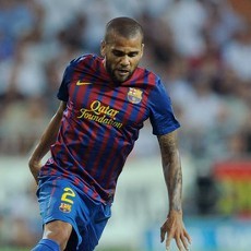 Alves: Guardiola dan MU adalah Contoh yang Baik