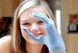 Kehilangan Tangan Kiri Karena Infeksi, Diganti Tangan Robot