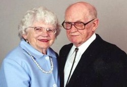 Kakek Nenek Ini Menolak Makan dan Minum untuk Mengakhiri Hidup