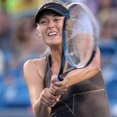 Sharapova Mulus, Petrova Setop Kejutan McHale
