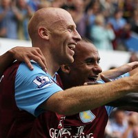 Villa Menang, Everton Kalah