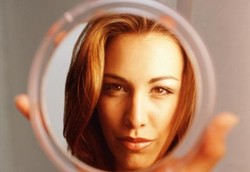 Orang Narsis Seringkali Merasa Iri