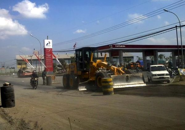 Pelebaran Jalur Lamongan-Gresik Belum Kelar
