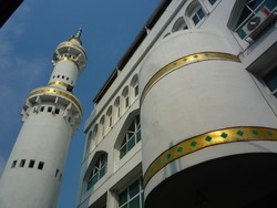 Melihat Sisi Lain Kota Bangkok: Lawatan ke Masjid Masjid di Kota Seribu Kuil