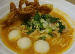 Nyam..nyam Pulen Enak si Khao Pad Pu!